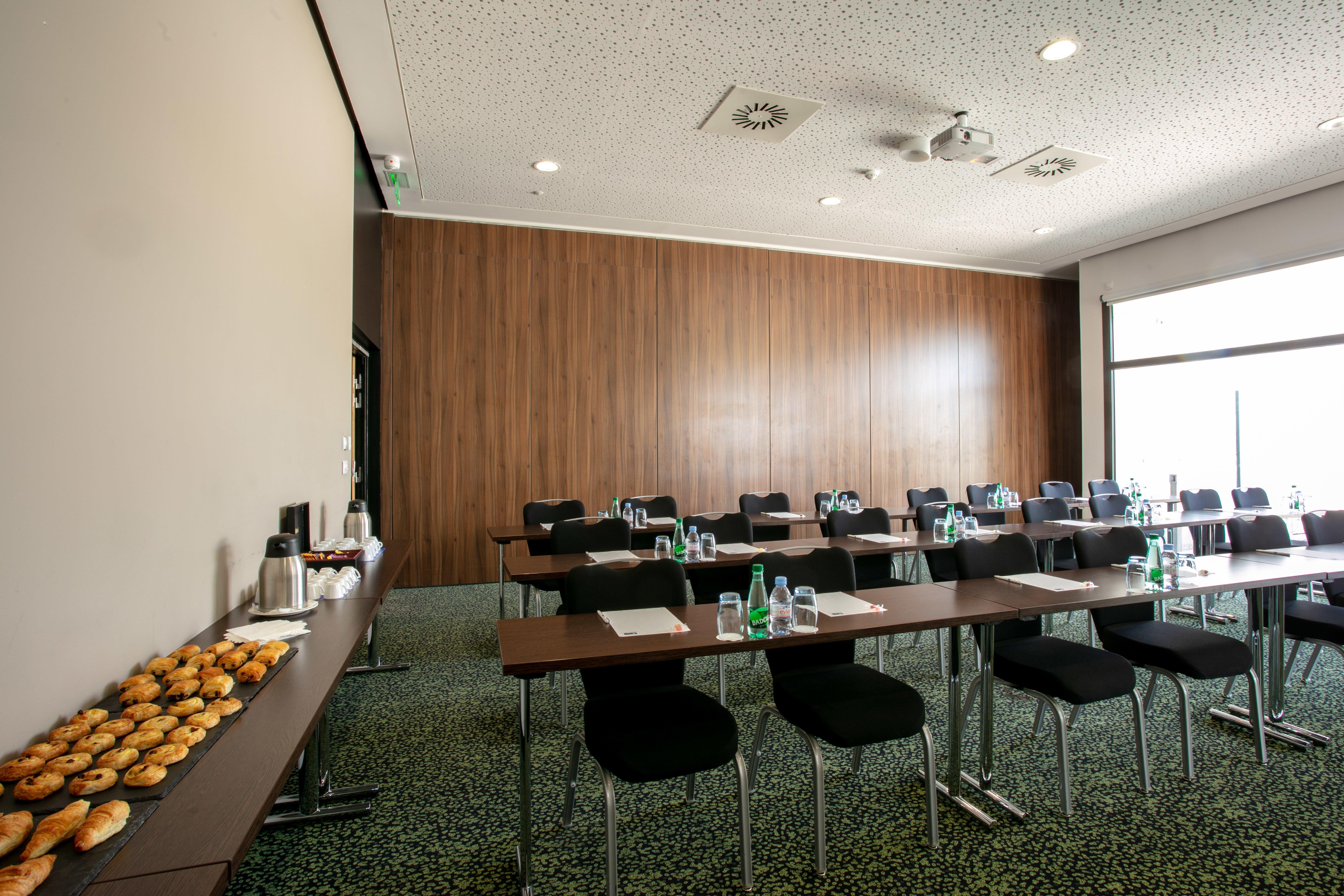 Express - Odysseum By Ihg Hotel 3*
