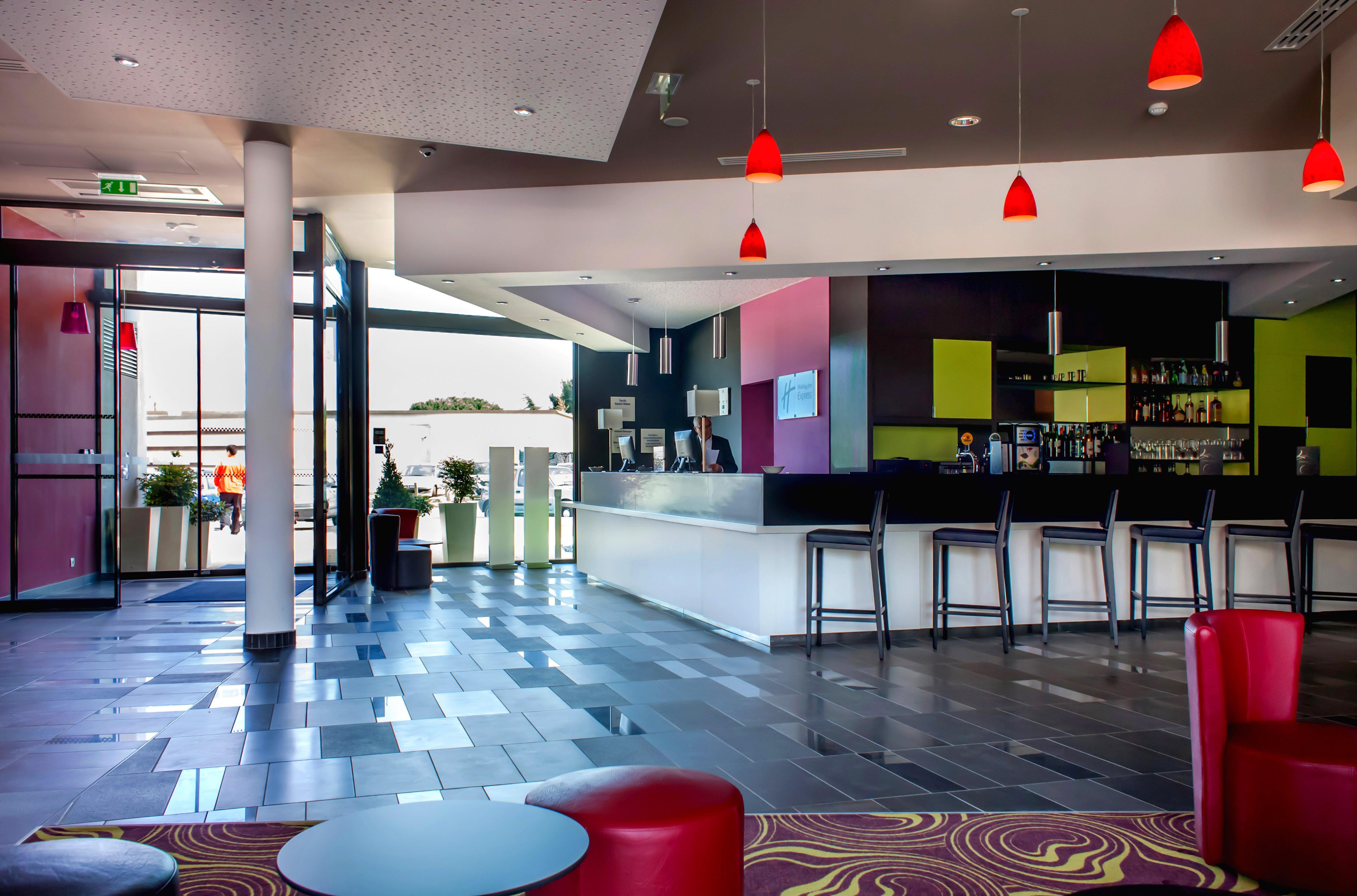 Hotel Express - Odysseum By Ihg