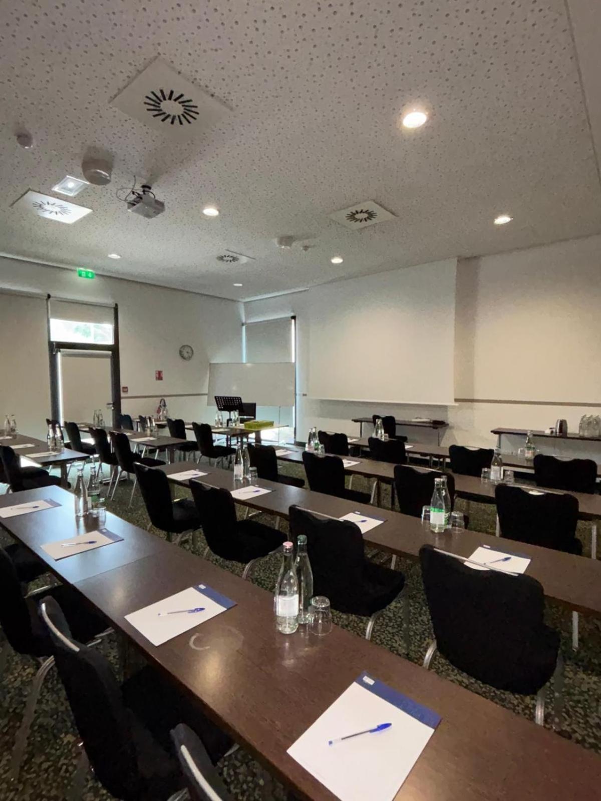 Express - Odysseum By Ihg Hotel